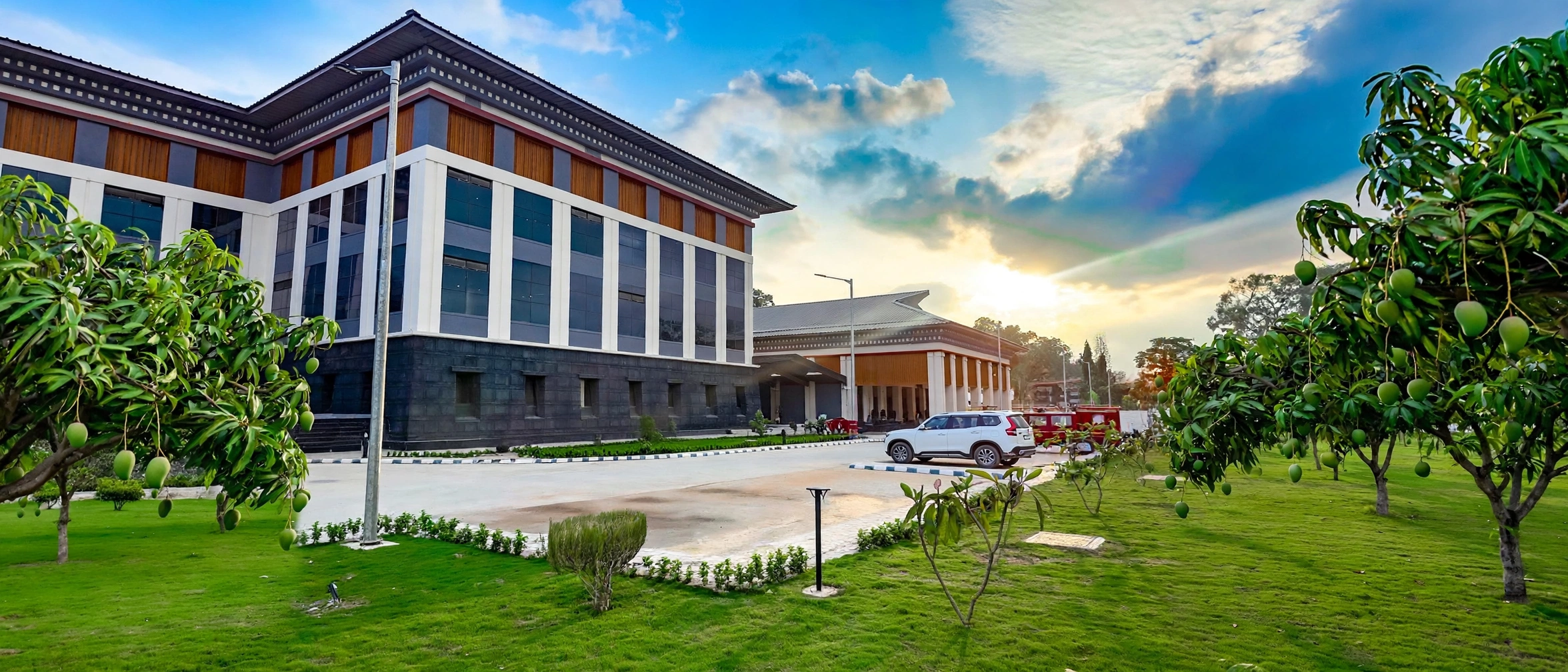 Jarbom Gamlin Government Law College